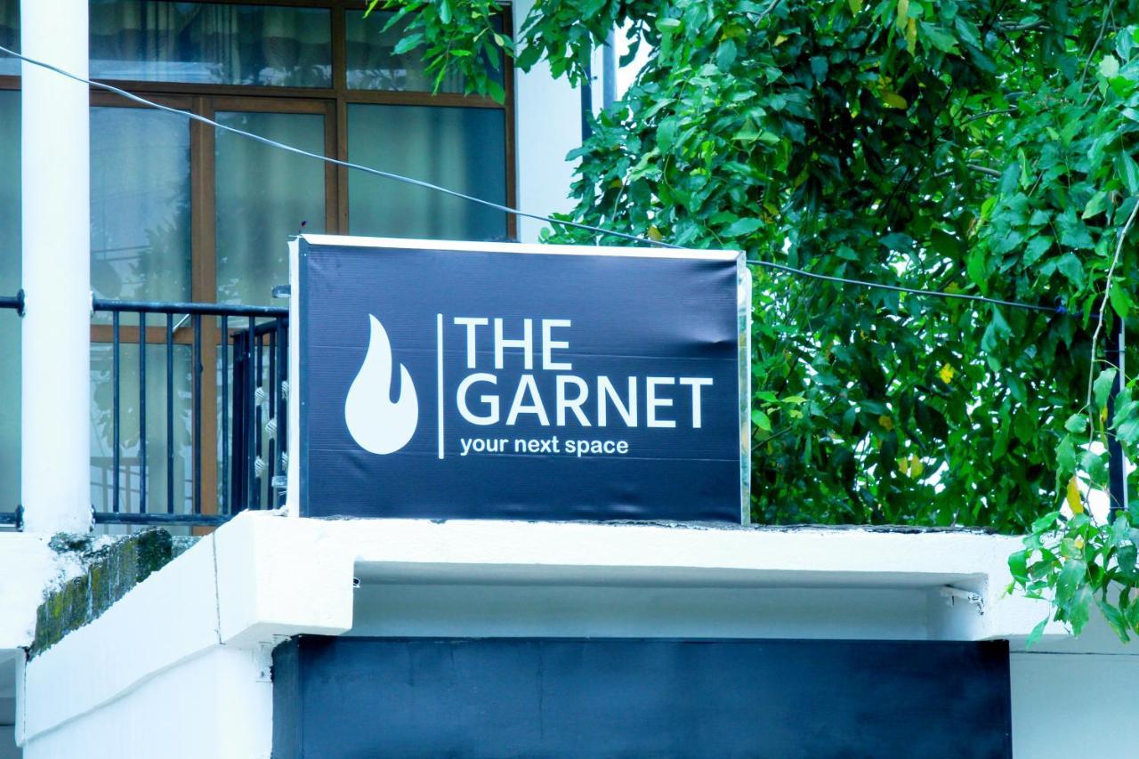 The Garnet Mirissa Hotel Exterior photo
